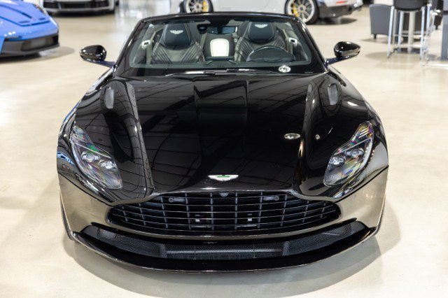 Used 2021 Aston Martin DB11 Volante image 9
