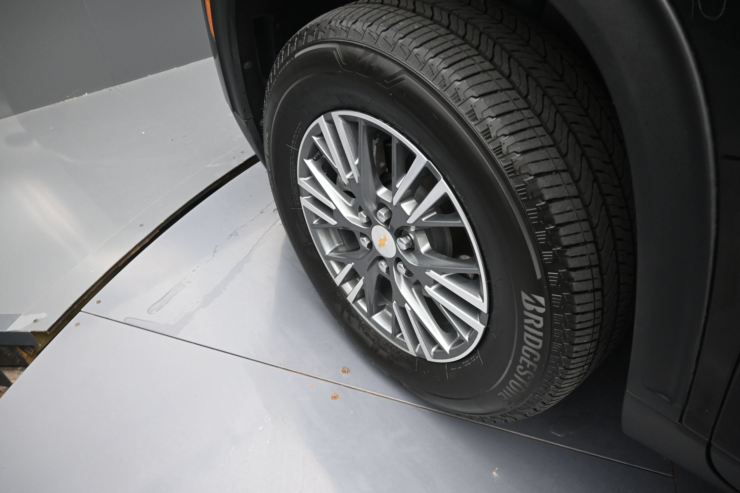 Certified 2025 Chevrolet Traverse LT FWD image 37