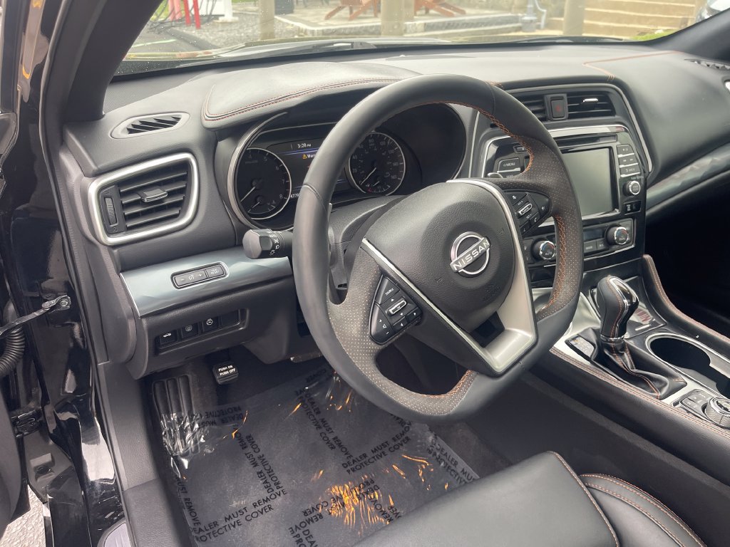 Certified 2023 Nissan Maxima SR w/ Sport Mat Group FWD image 10