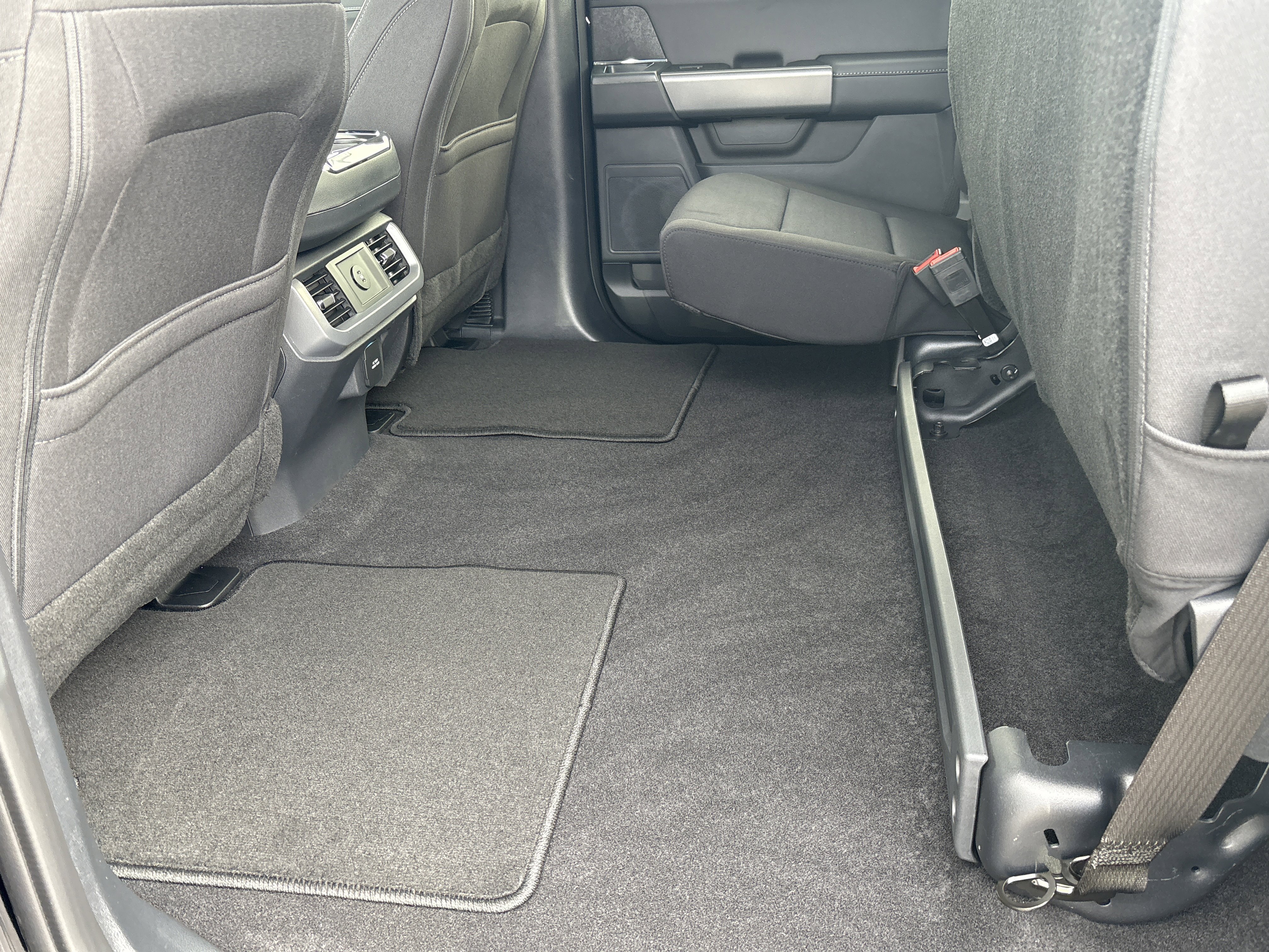 New 2026 Ford F150 XLT w/ Equipment Group 302A MID image 21