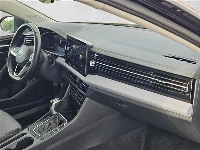 Used 2025 Volkswagen Jetta SE FWD image 22