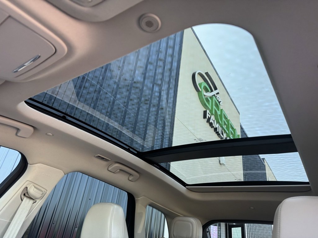 Used 2022 Lincoln Corsair Reserve w/ Equipment Group 201A image 26