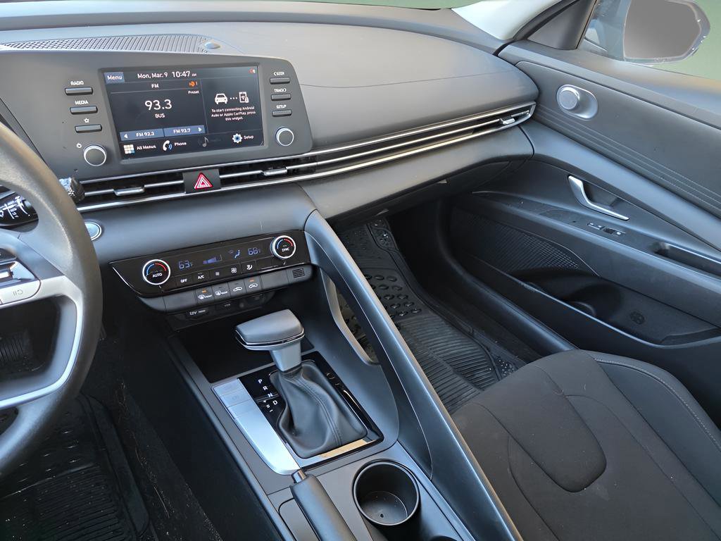 Certified 2022 Hyundai Elantra SEL image 28