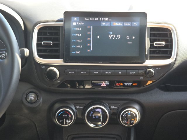 Certified 2024 Hyundai Venue SEL FWD image 12