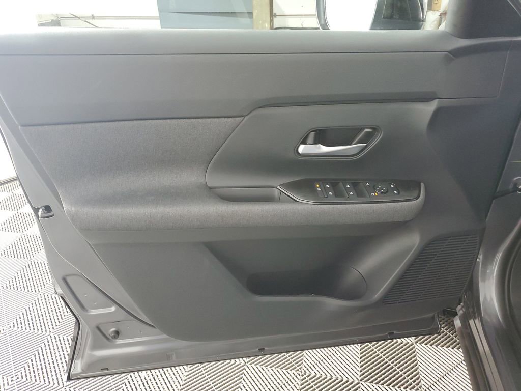 New 2026 Nissan Kicks SV w/ Cold Weather Package image 27