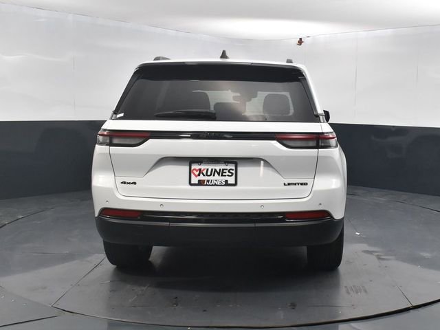 Used 2023 Jeep Grand Cherokee Limited w/ Black Appearance Package image 8