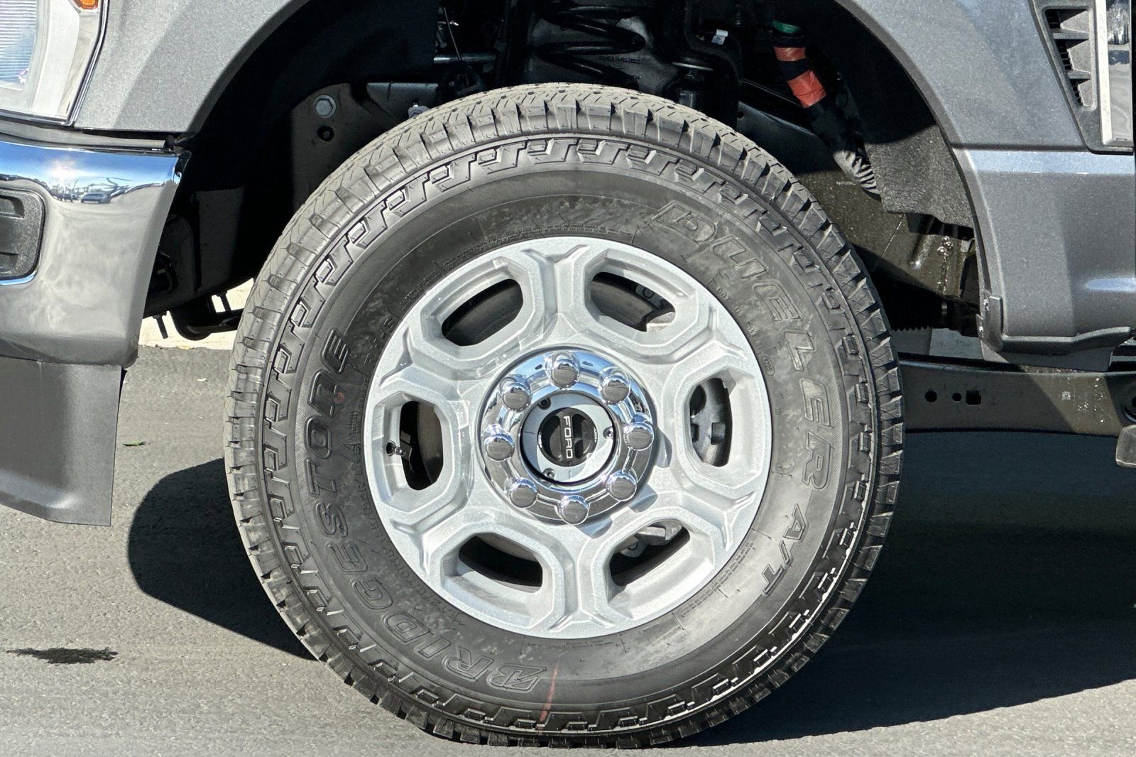 New 2026 Ford F250 XLT w/ FX4 Off-Road Package image 23