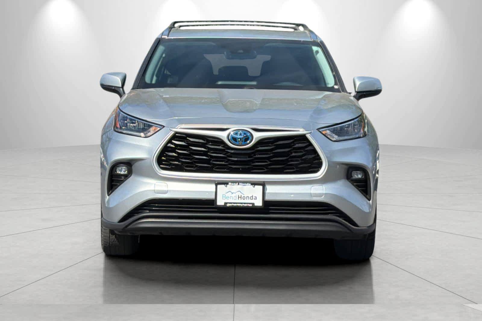 Used 2020 Toyota Highlander XLE AWD/4WD image 10