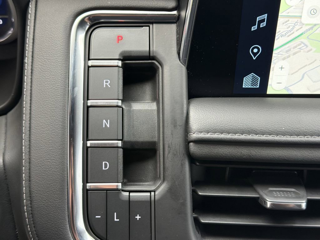 Used 2023 Chevrolet Tahoe Z71 w/ Luxury Package image 32