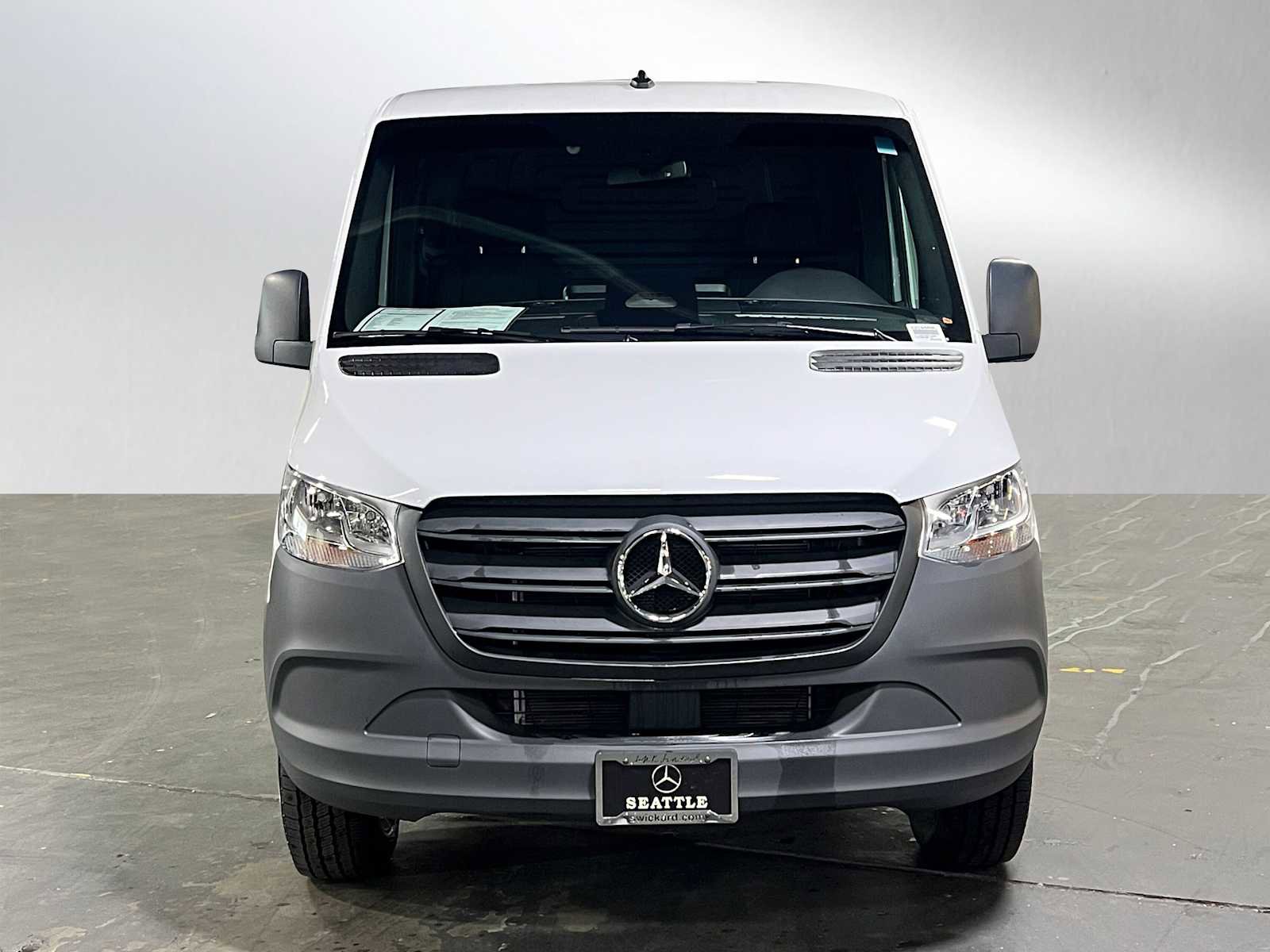 Used 2025 Mercedes-Benz Sprinter 2500 image 8