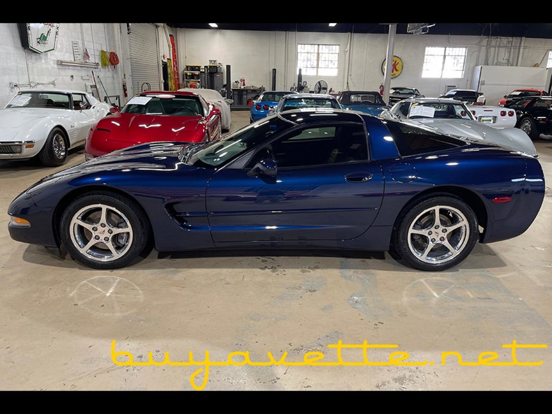 Used 2000 Chevrolet Corvette Coupe w/ Roof Pkg image 6