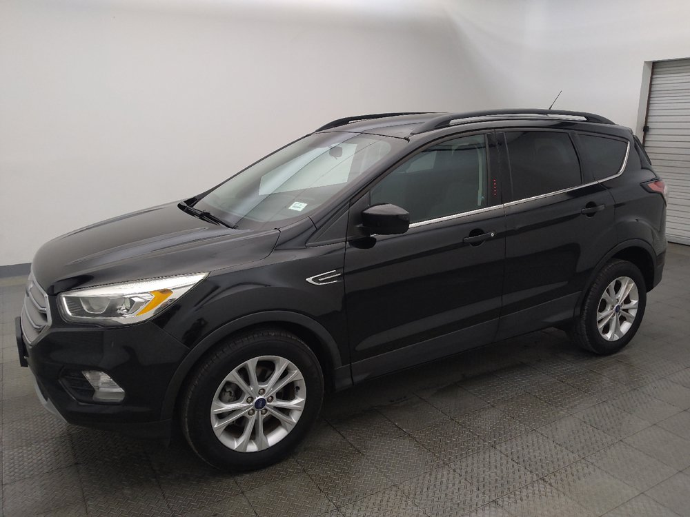 Used 2017 Ford Escape SE w/ Equipment Group 201A FWD image 2