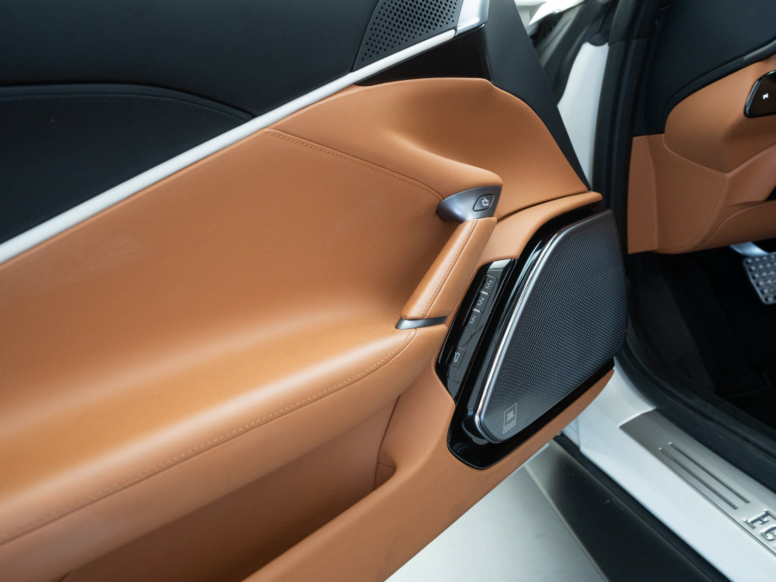 Used 2024 Ferrari Roma Spider RWD image 16
