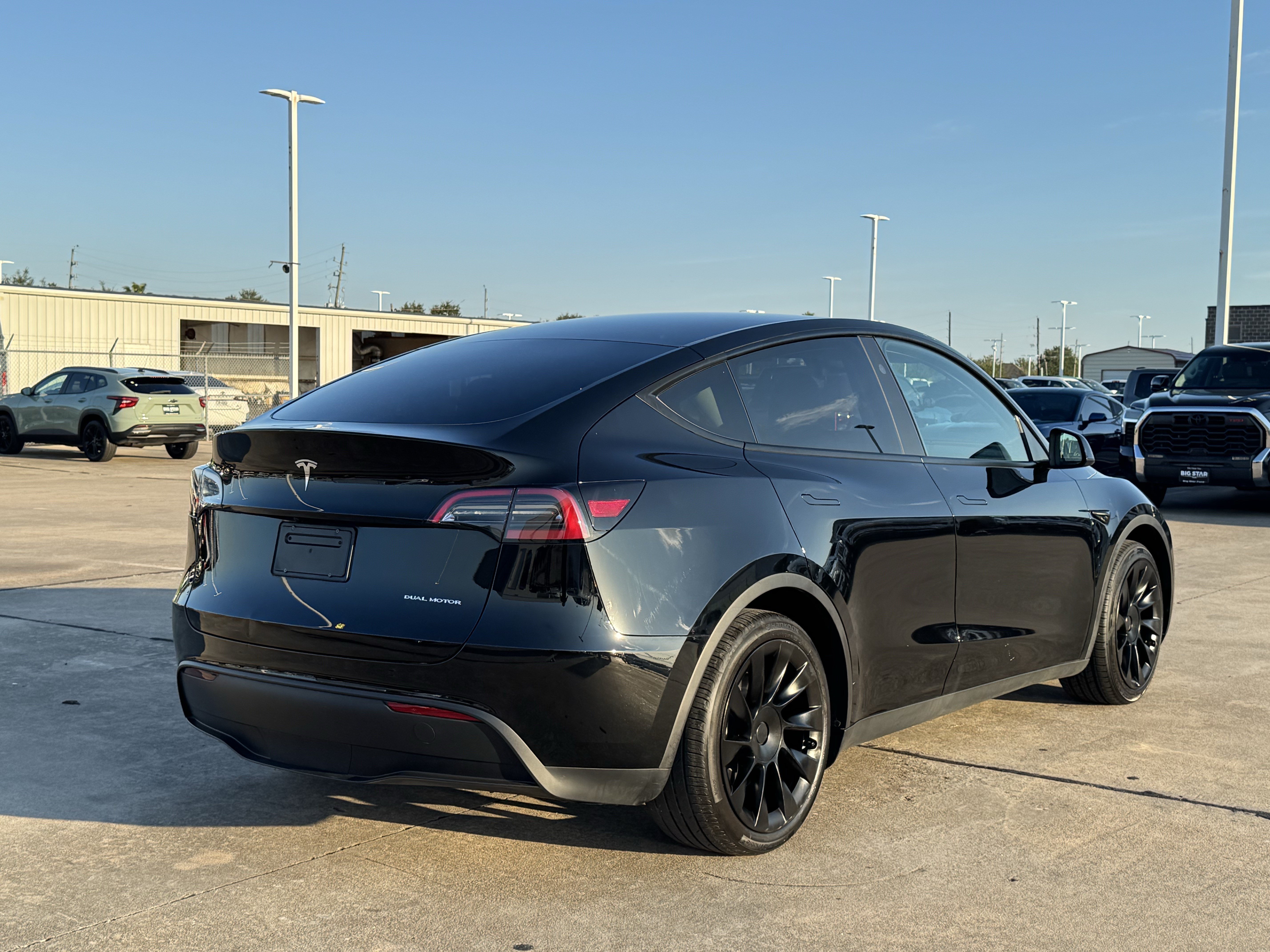 Used 2023 Tesla Model Y Long Range AWD/4WD image 7