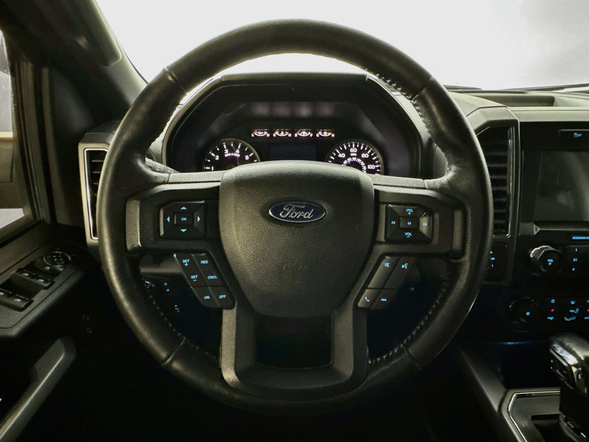 Used 2019 Ford F150 XLT w/ Equipment Group 302A Luxury AWD/4WD image 11
