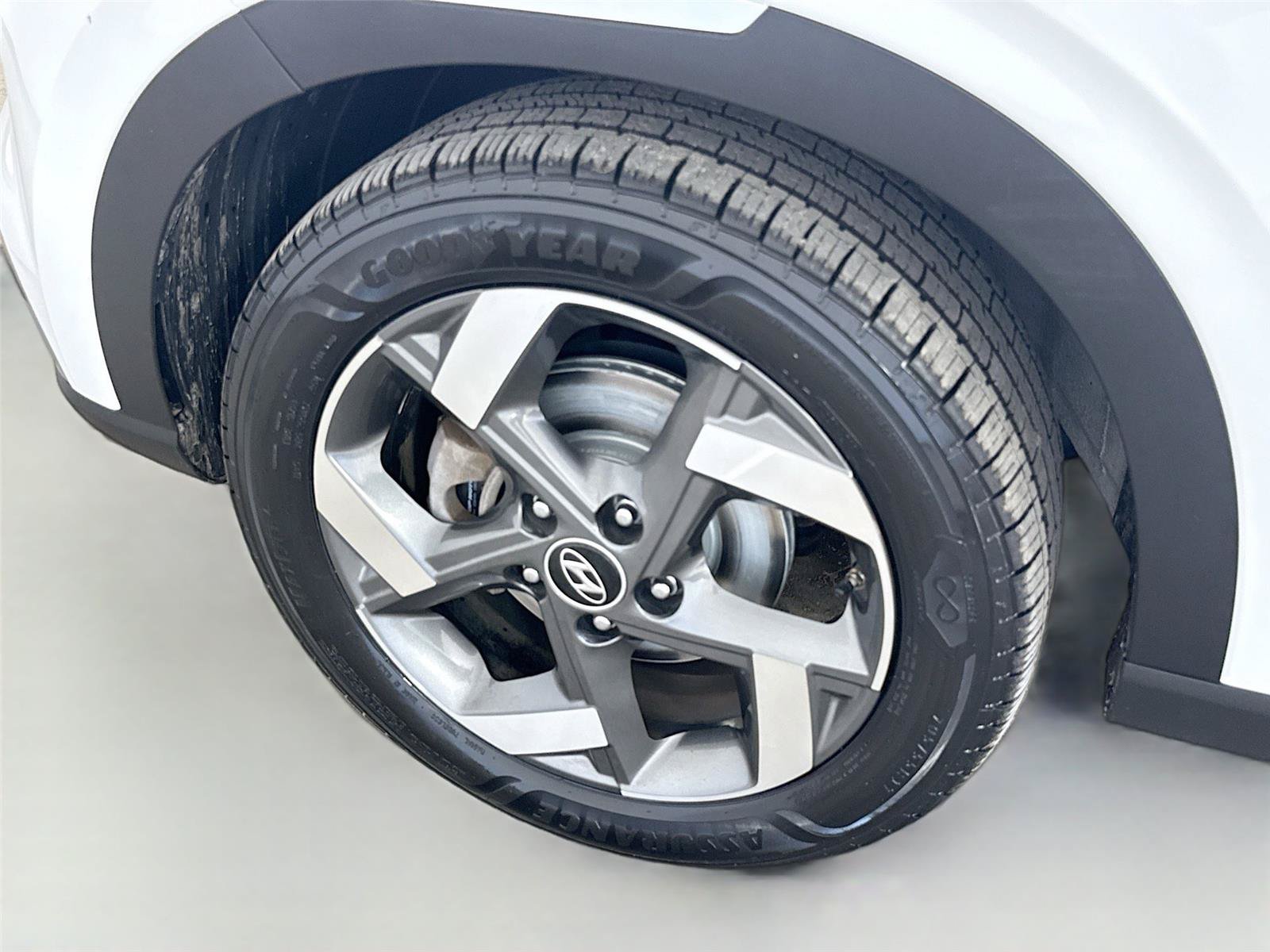 Used 2023 Hyundai Venue Limited w/ Cargo Package FWD image 31