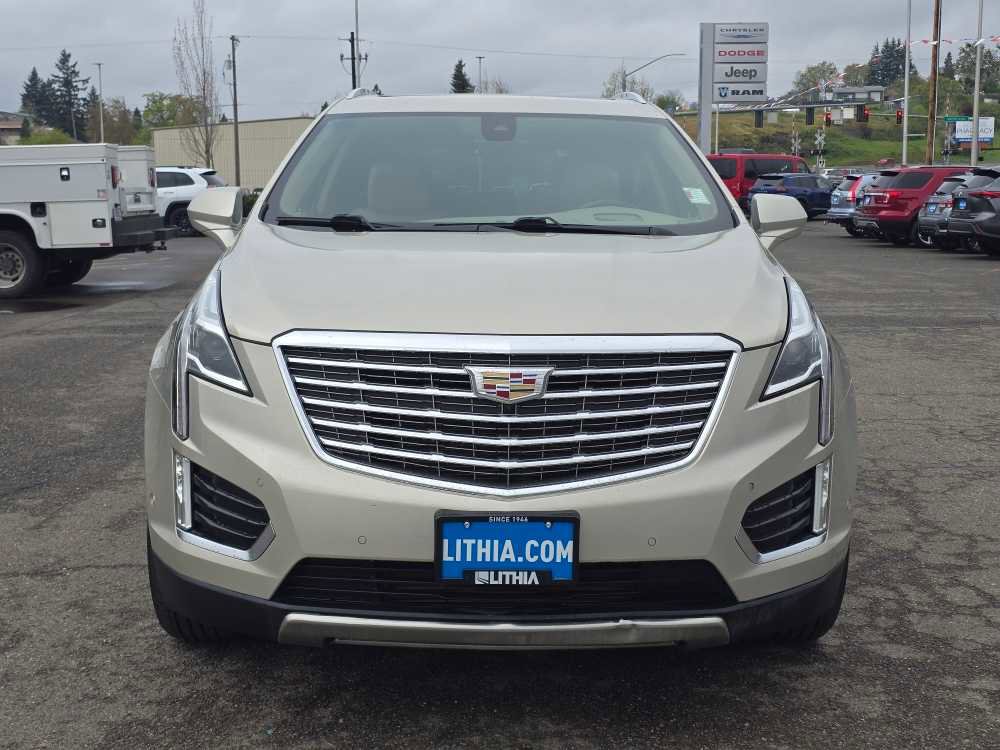 Used 2017 Cadillac XT5 Platinum w/ Driver Assist Package image 8
