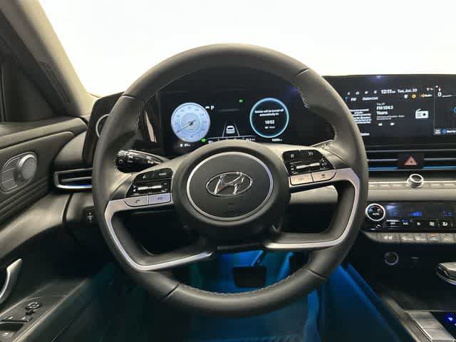 Used 2023 Hyundai Elantra Limited w/ Cargo Package FWD image 15