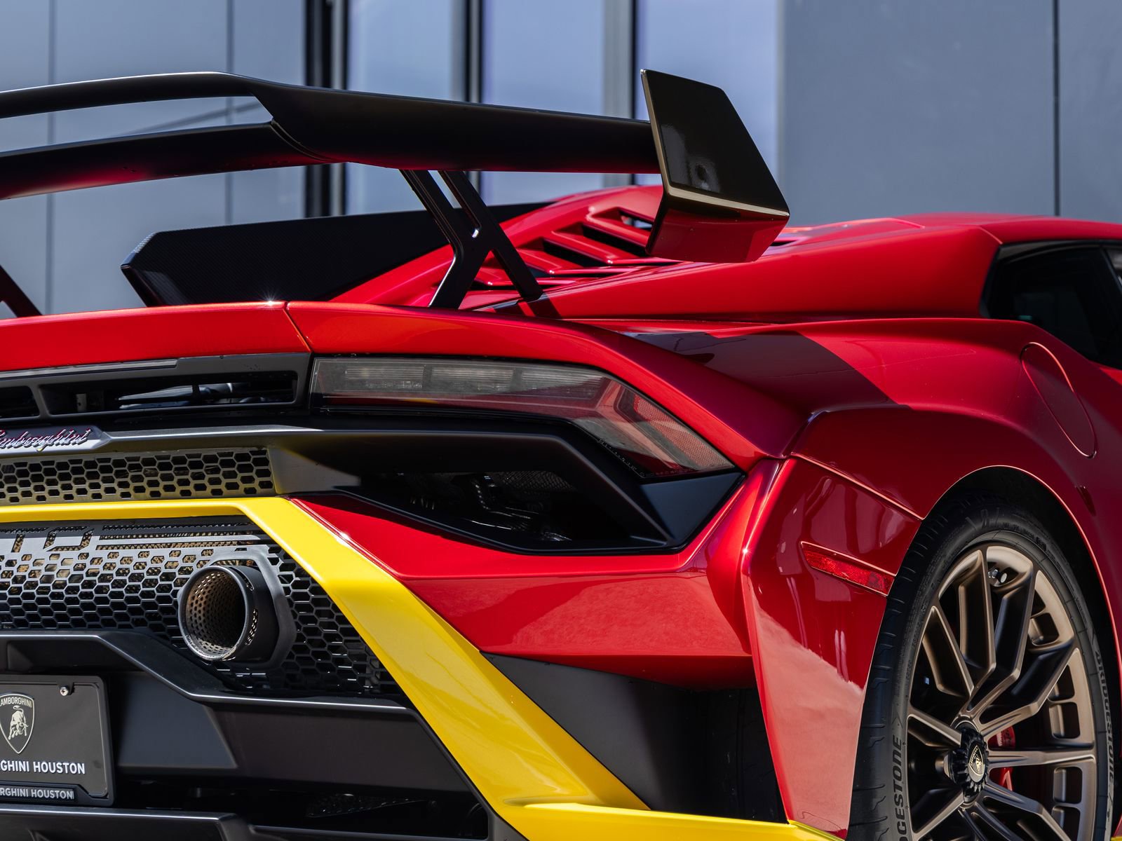 Used 2022 Lamborghini Huracan STO image 19