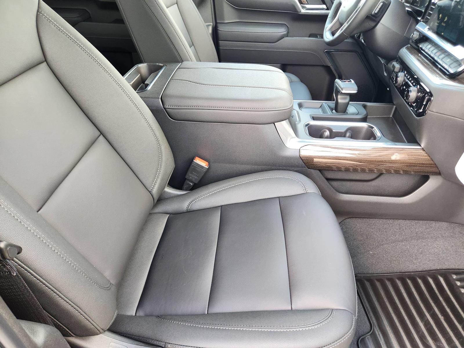 New 2026 Chevrolet Silverado 1500 LT w/ Texas Edition Plus RWD image 13