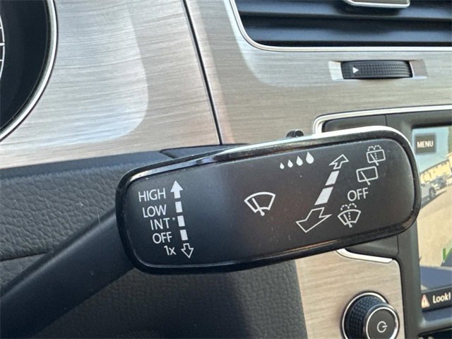 Used 2017 Volkswagen Golf S image 26