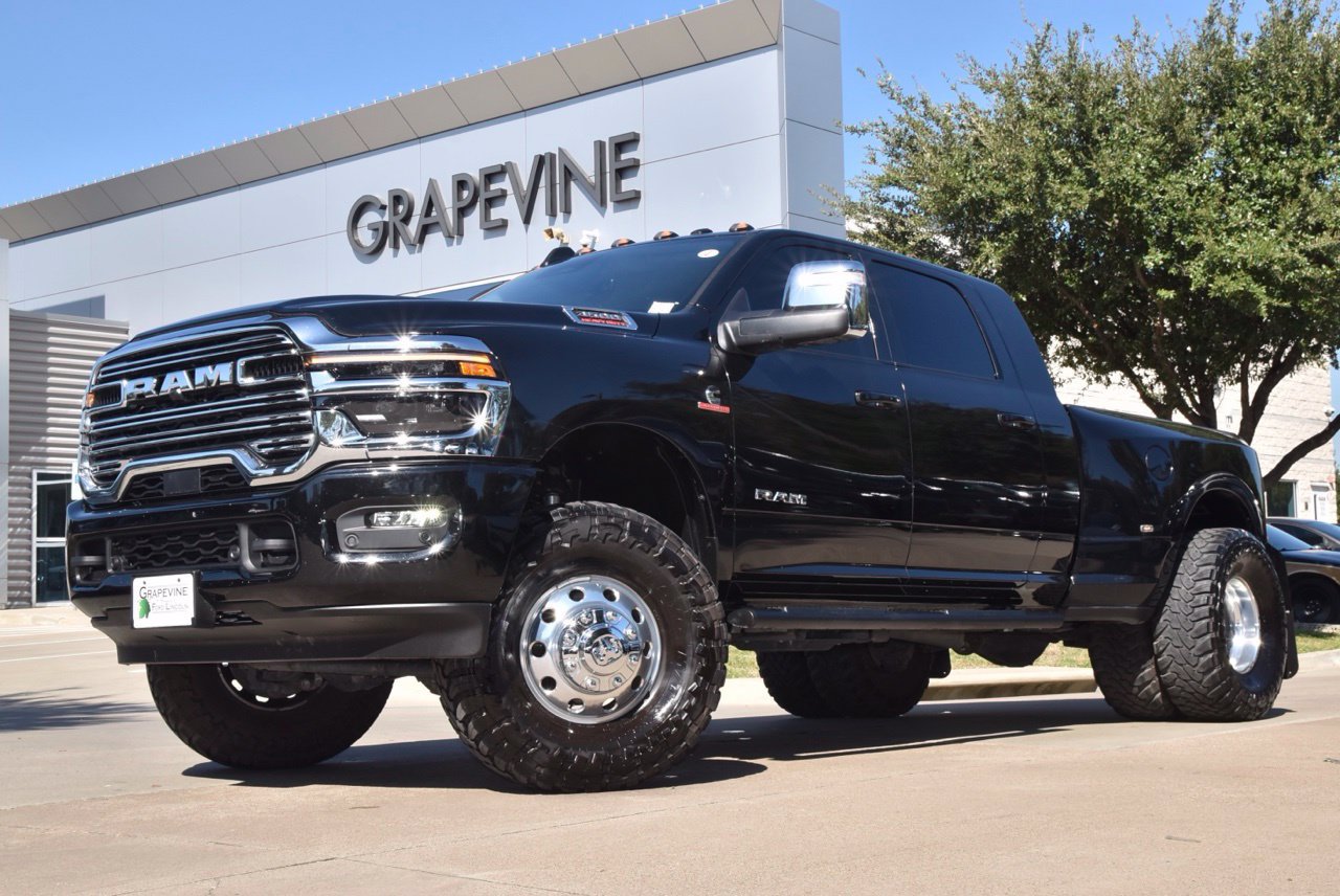 Used 2026 RAM 3500 Laramie w/ Max Tow Package AWD/4WD image 2
