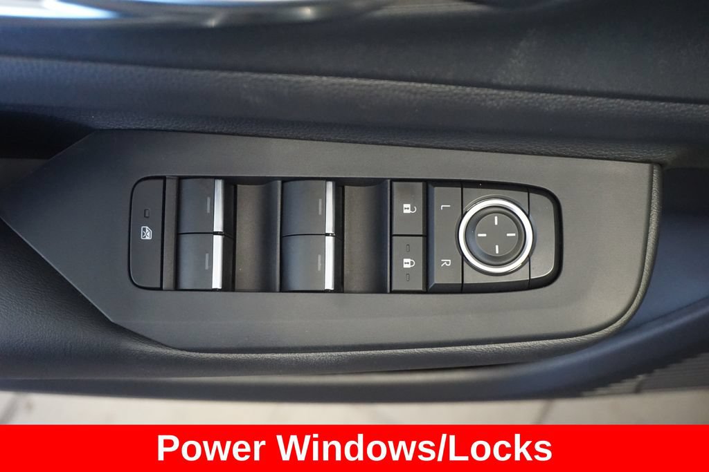 New 2026 Toyota Prius Plug-In Hybrid FWD image 6