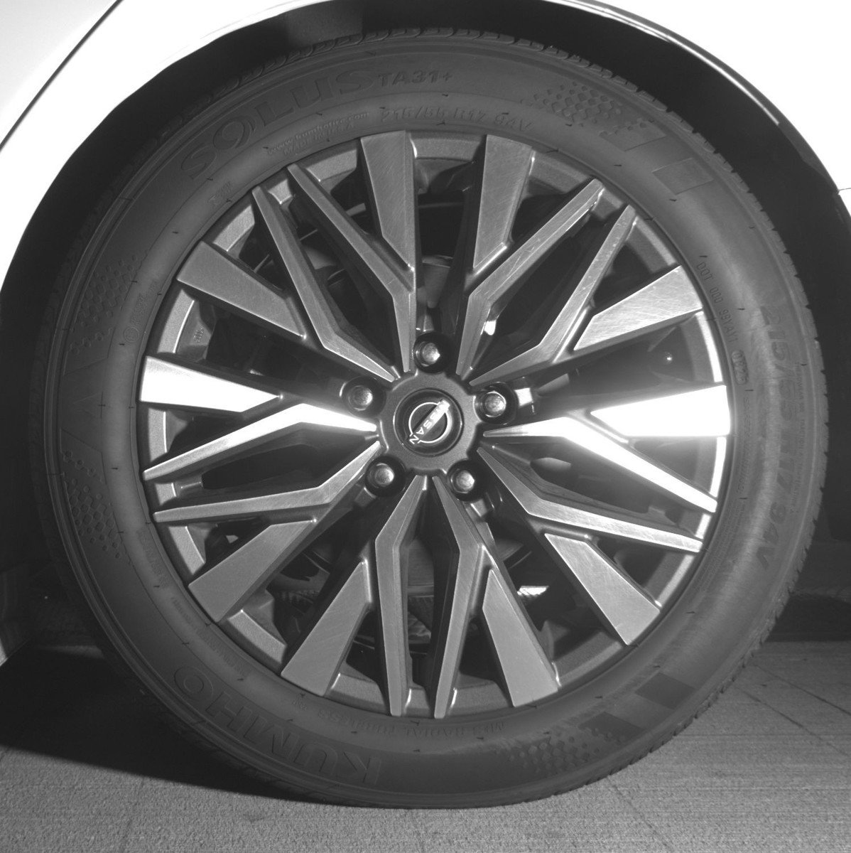 Used 2025 Nissan Altima 2.5 SV image 14