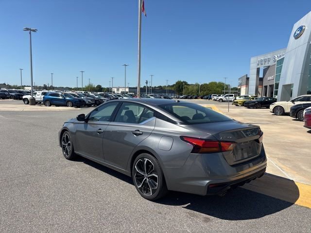 Used 2024 Nissan Altima 2.5 SR image 3