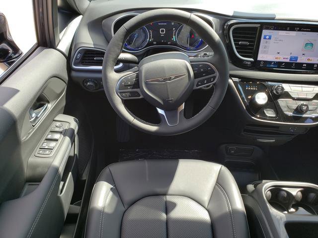 New 2026 Chrysler Voyager LX image 12