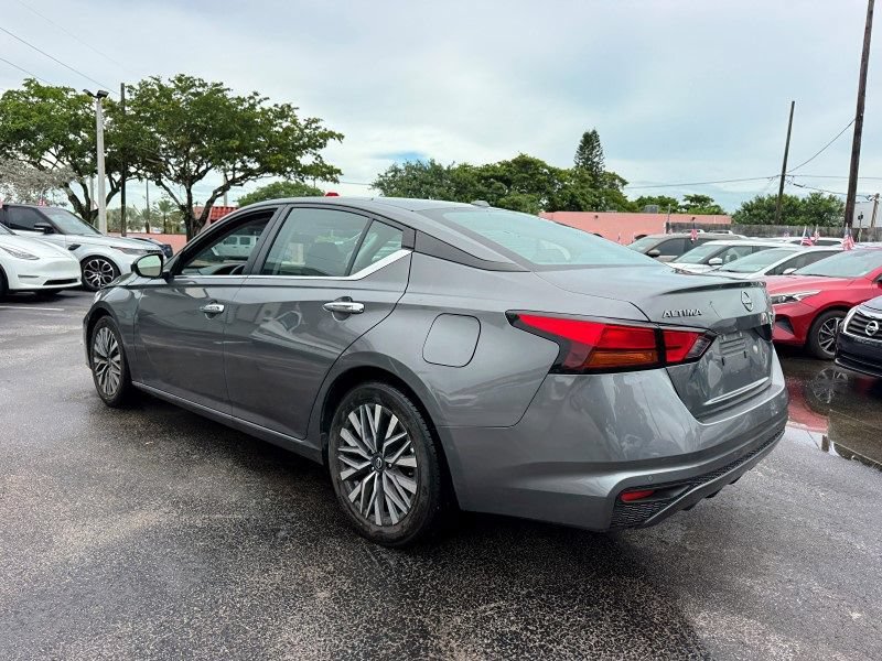 Used 2024 Nissan Altima 2.5 SV FWD image 7