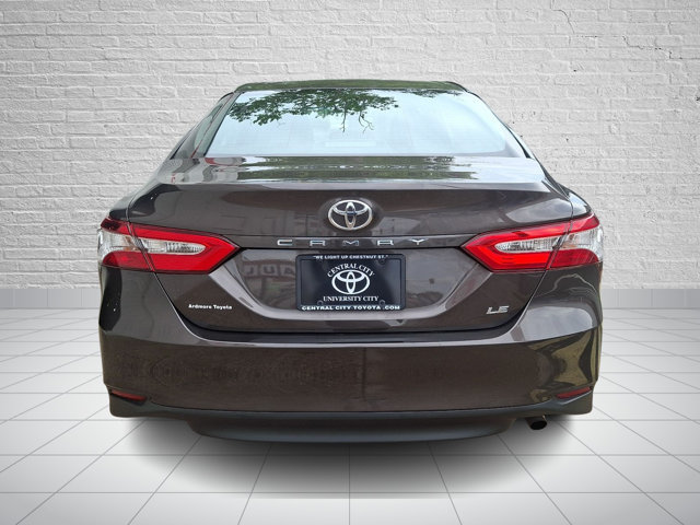 Used 2018 Toyota Camry LE FWD image 5