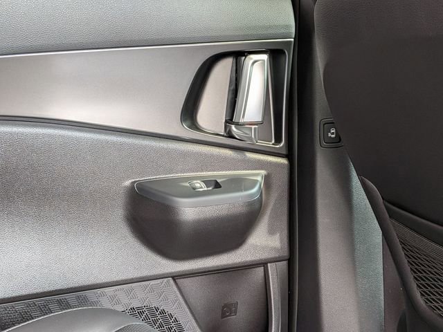 New 2026 Kia Carnival SX w/ SX Dark Edition Package FWD image 26