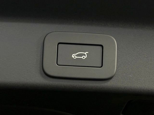 New 2026 Jaguar F-PACE R-Dynamic S image 18