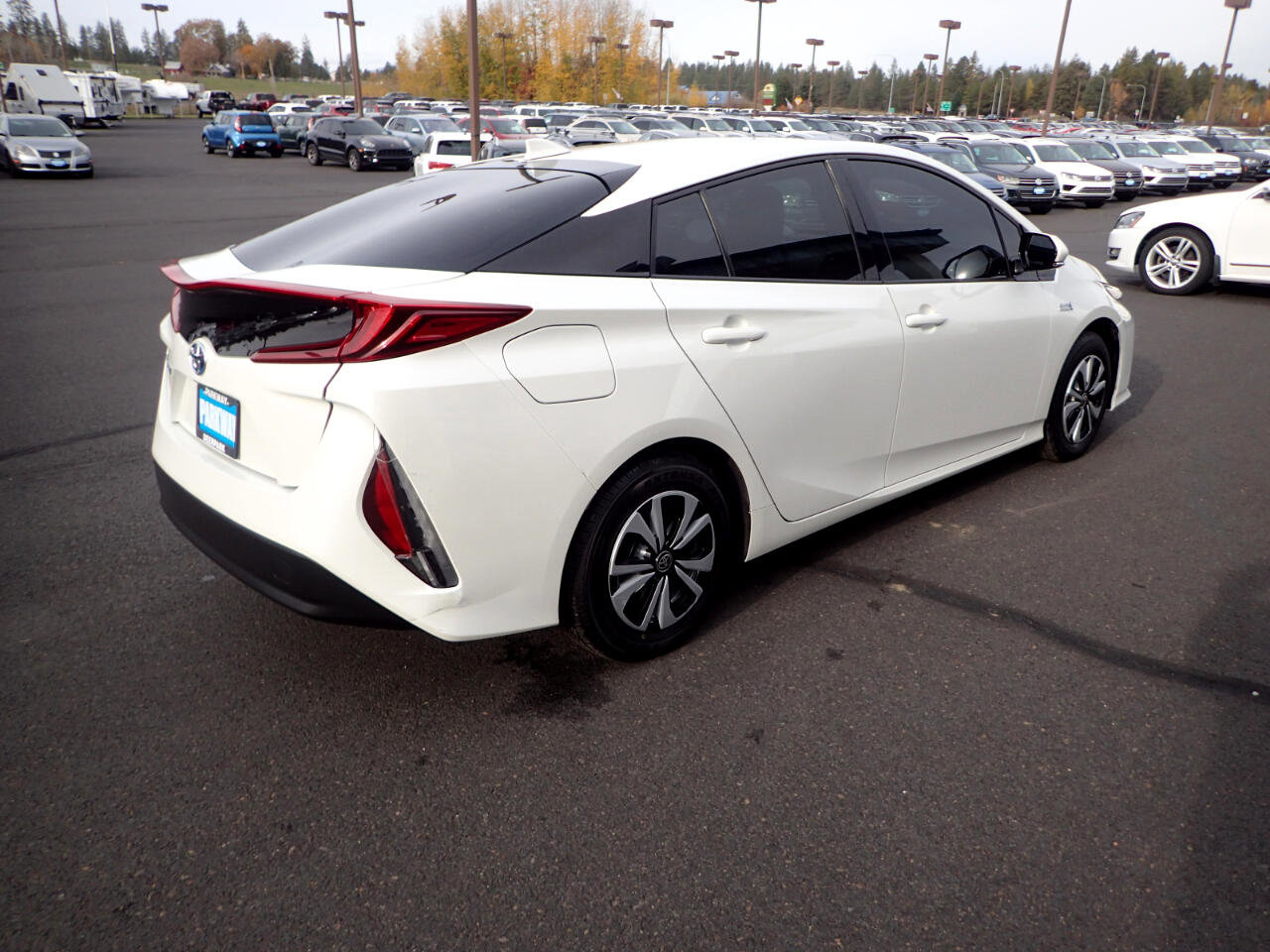 Used 2018 Toyota Prius Prime Plus w/ Carpet Mat Package FWD image 5