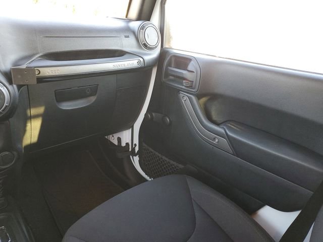 Used 2018 Jeep Wrangler Unlimited Sport w/ Connectivity Group image 9