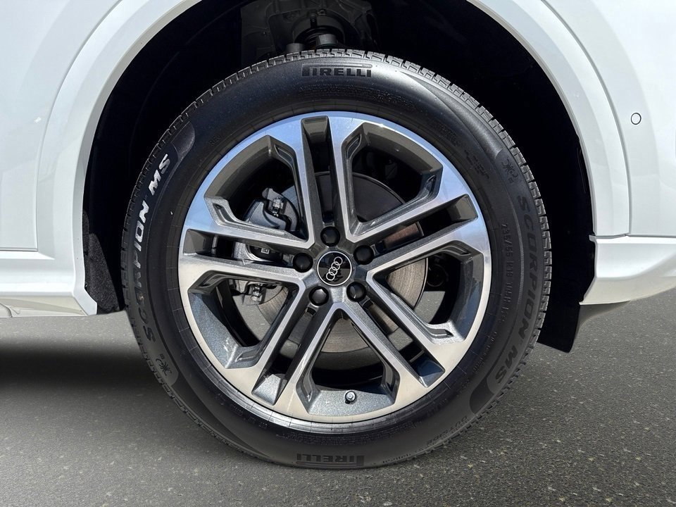 New 2025 Audi Q5 Premium image 9