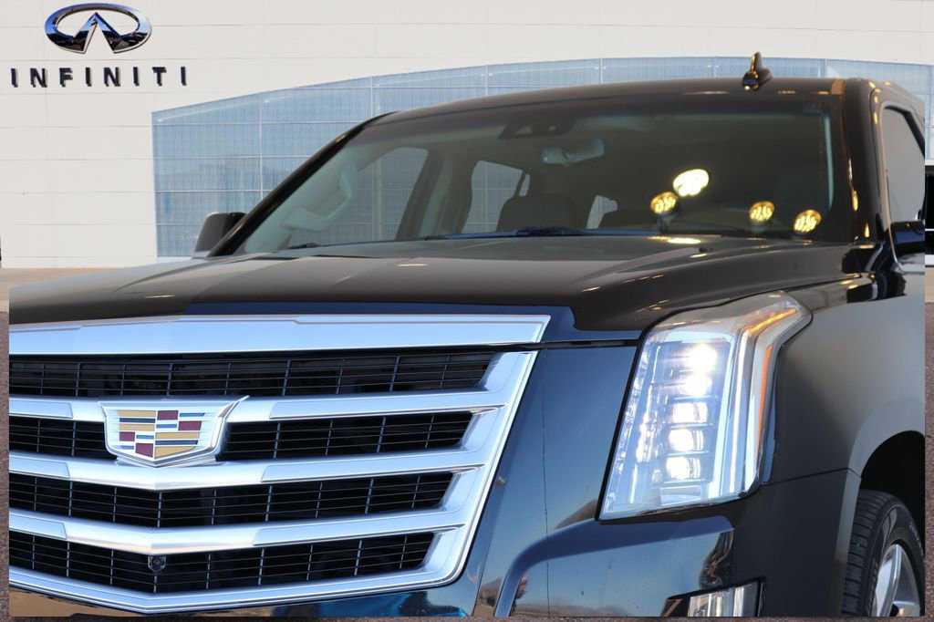 Used 2019 Cadillac Escalade Luxury image 11