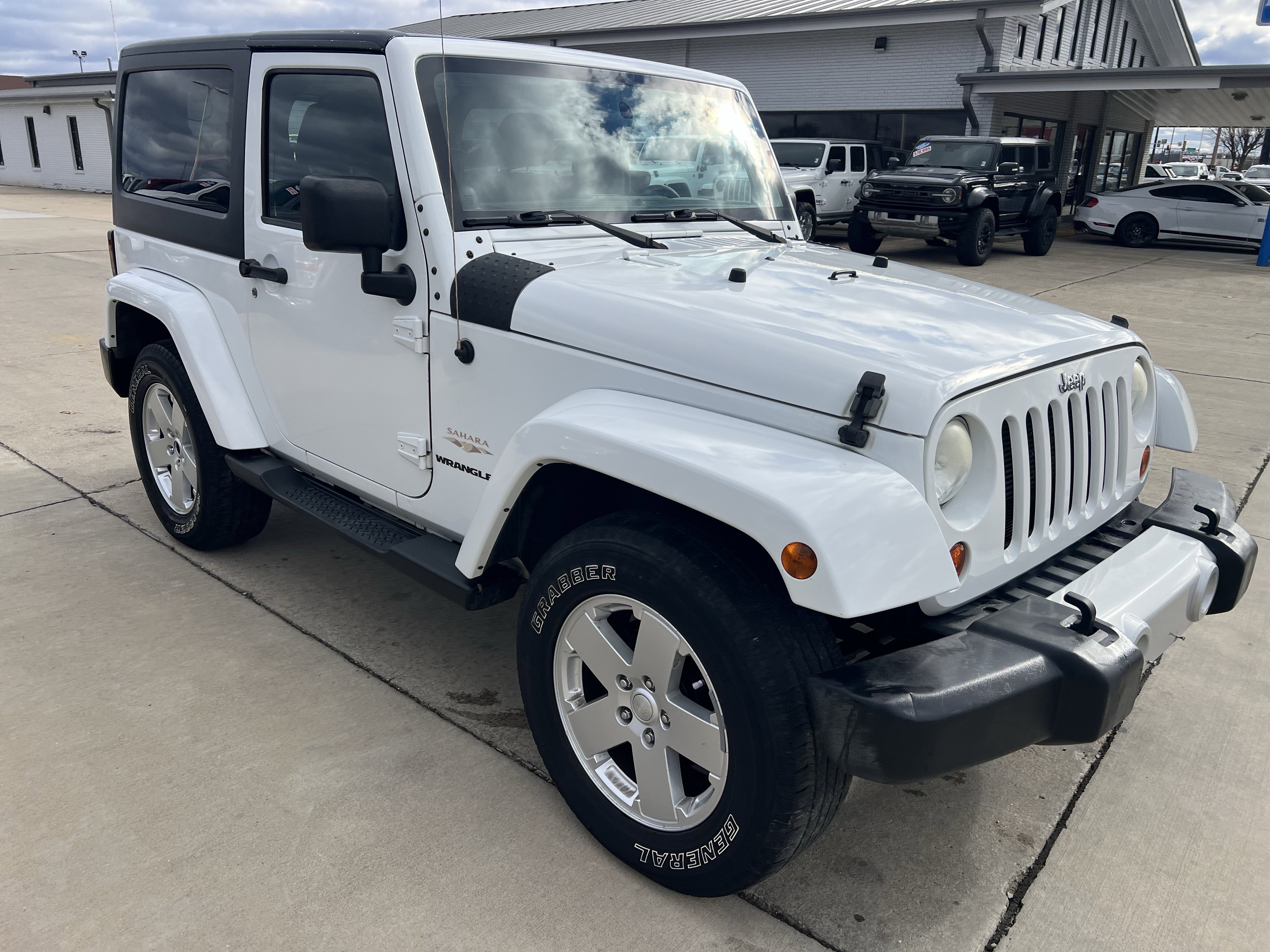 Used 2012 Jeep Wrangler Sahara image 20