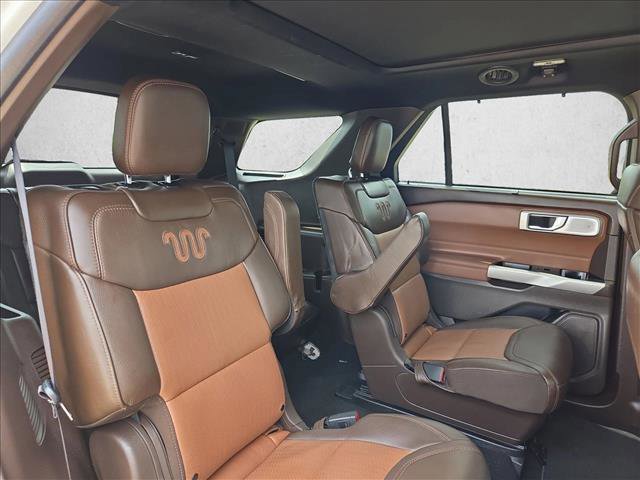 Used 2024 Ford Explorer King Ranch w/ Technology Package image 19