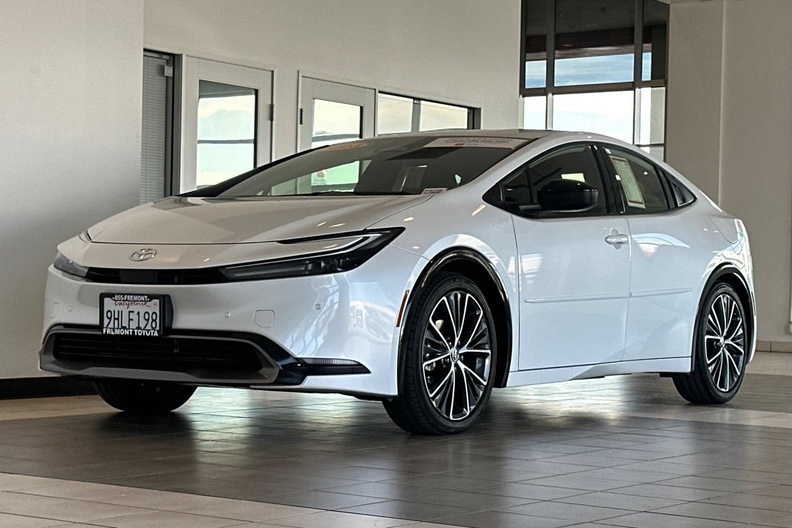 Certified 2023 Toyota Prius XLE FWD image 8