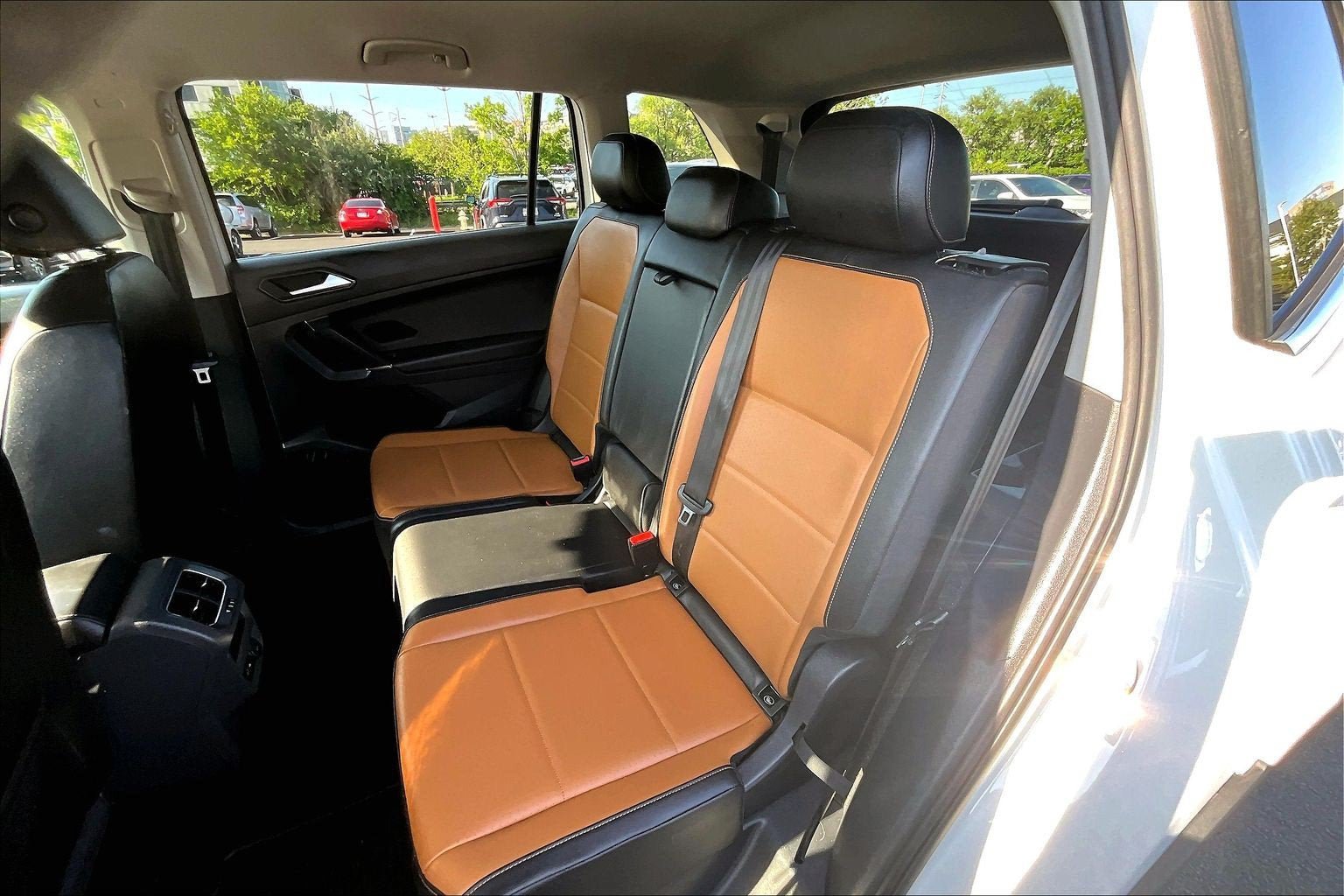 Used 2018 Volkswagen Tiguan SE w/ 3rd Row Seat Package AWD/4WD image 24