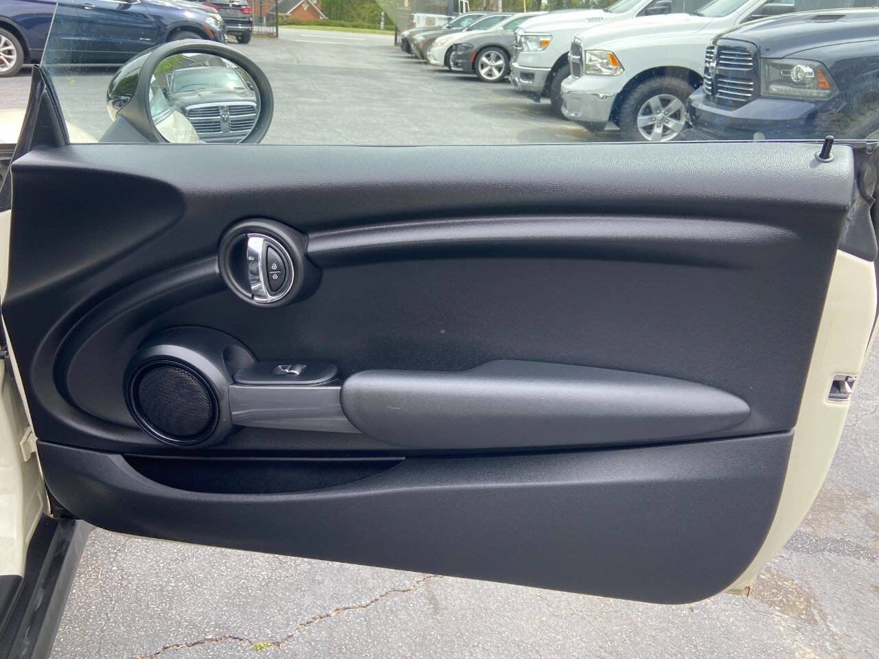 Used 2015 MINI Cooper 2-Door Hardtop image 21