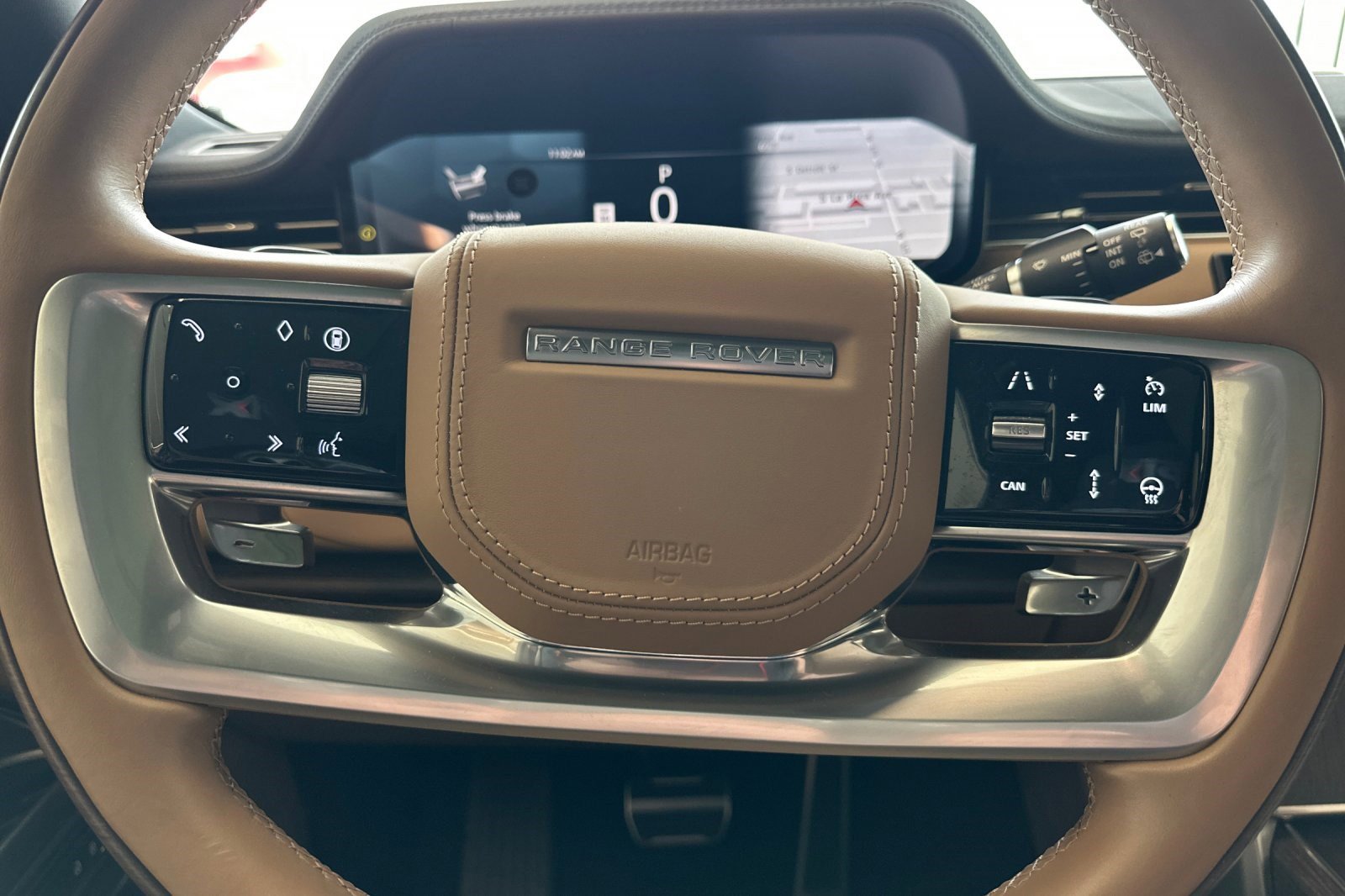 Certified 2025 Land Rover Range Rover Long Wheelbase SE image 18