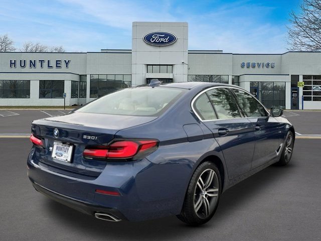 Used 2023 BMW 530i xDrive w/ Convenience Package AWD/4WD image 5