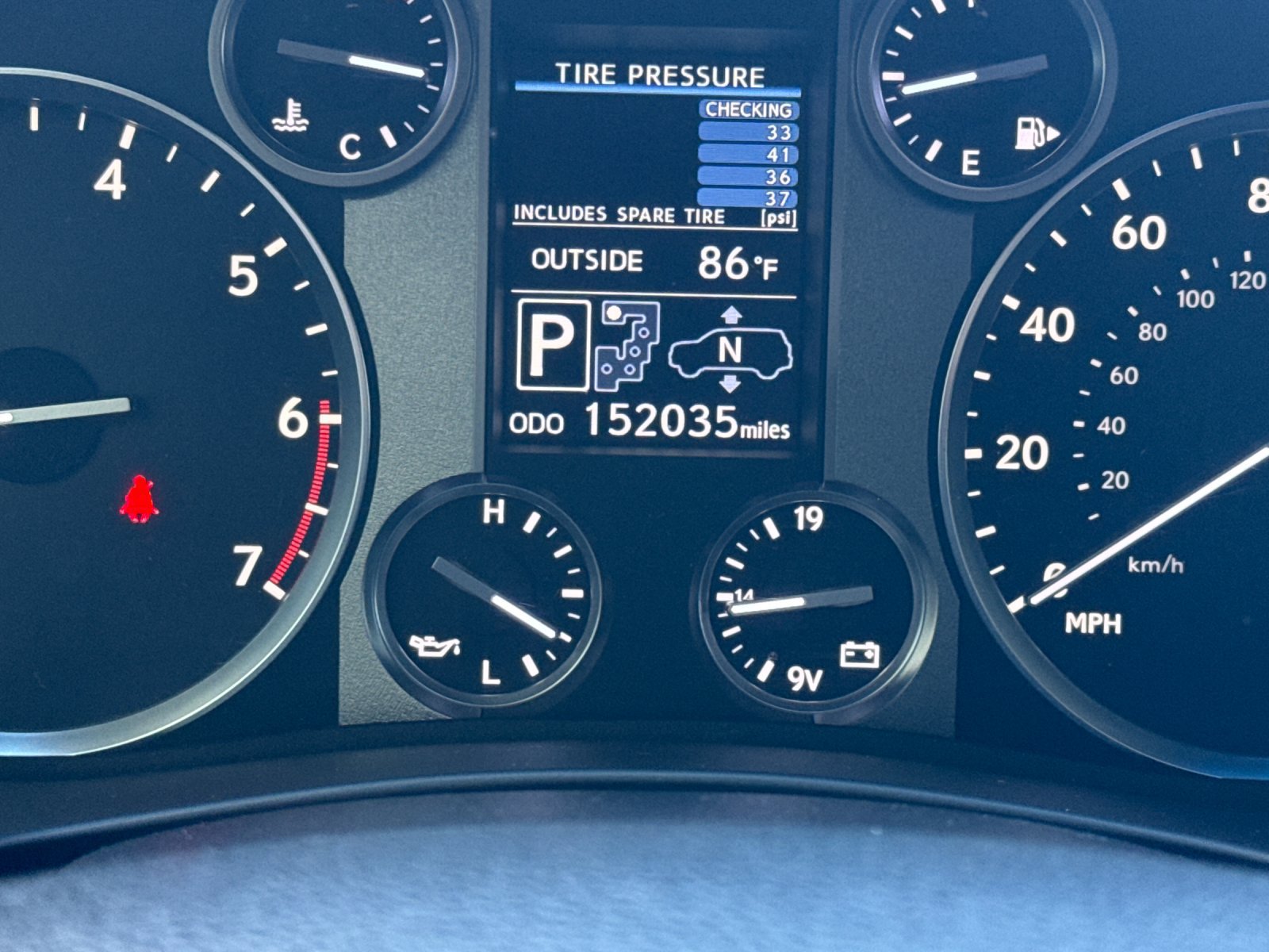 Used 2015 Lexus LX 570 4WD image 28