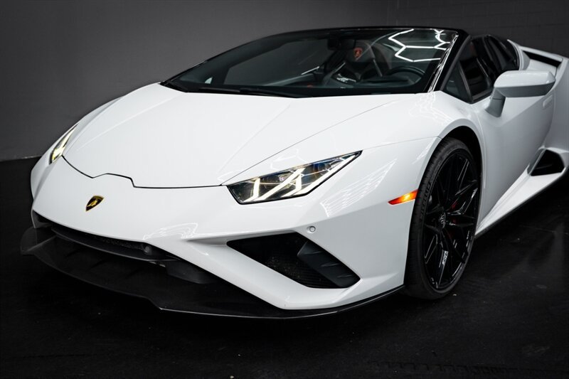 Used 2021 Lamborghini Huracan EVO RWD image 7