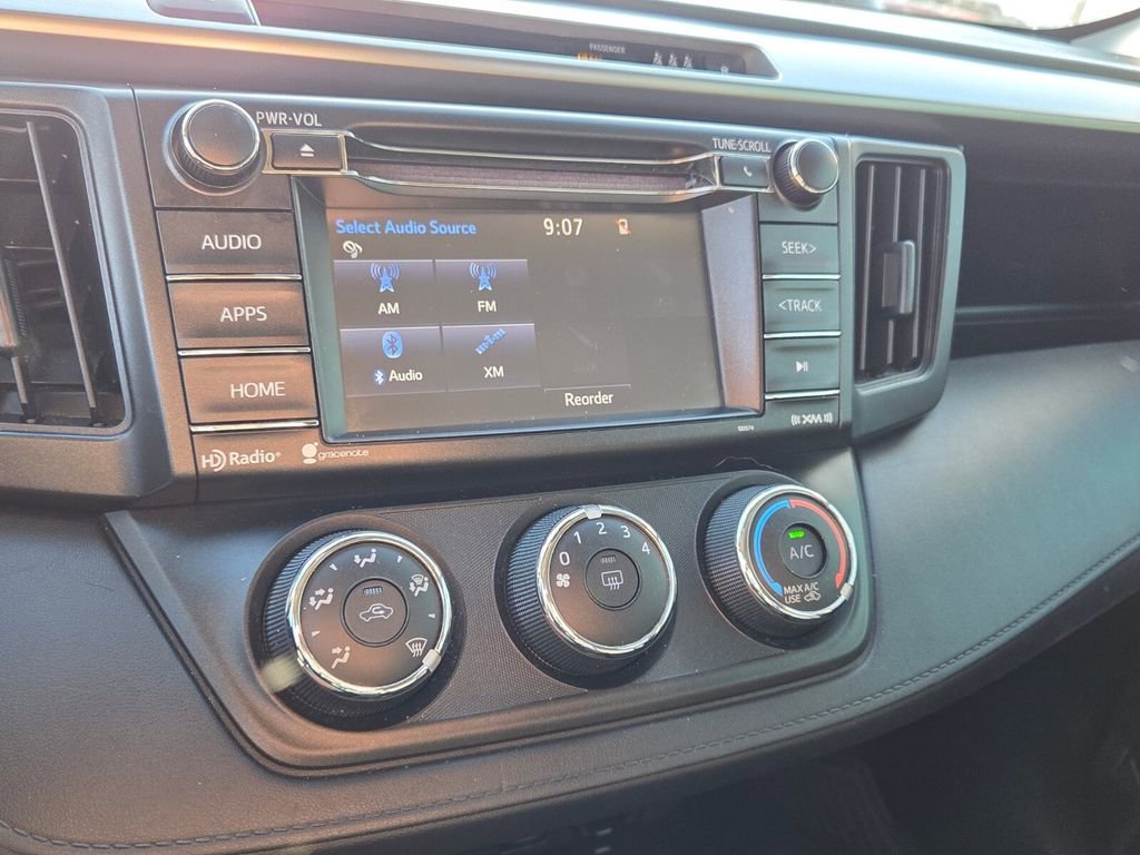 Used 2017 Toyota RAV4 LE image 18