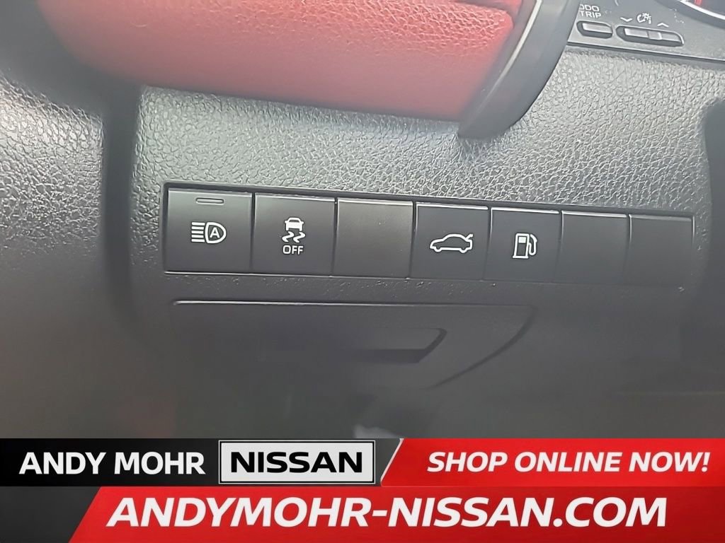 Used 2018 Toyota Camry XSE image 23