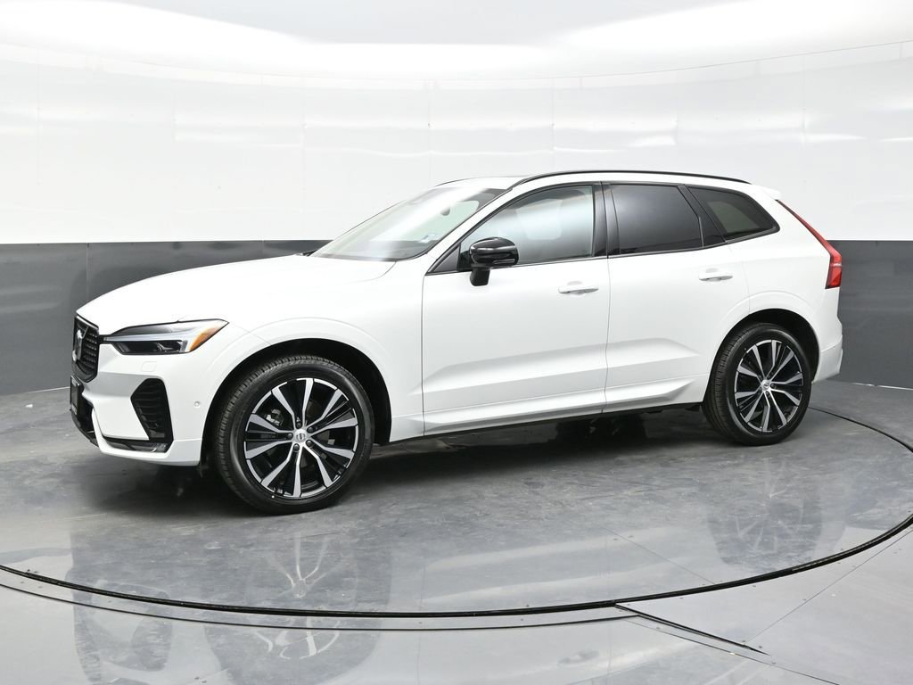 Used 2025 Volvo XC60 B5 Plus w/ Climate Package AWD/4WD image 3